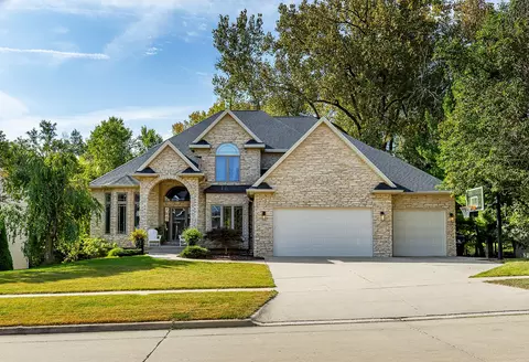 2890 SE Belfry Dr, Waukee, IA 50263