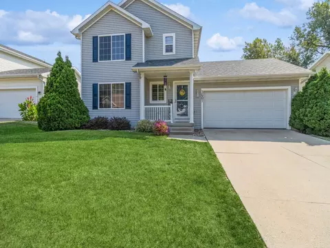 3601 Village Run Dr, Des Moines, IA 50317
