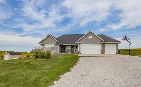 9990 NE 23rd Ave, Mitchellville, IA 50169
