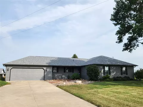 1220 N T15 Hwy, Knoxville, IA 50138