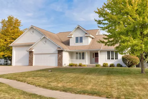 706 NE Barclay Cir, Ankeny, IA 50021