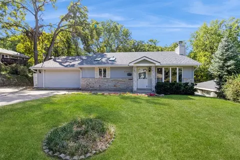 5612 Grand Ave, Des Moines, IA 50312