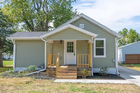 917 E 10th St N, Newton, IA 50208