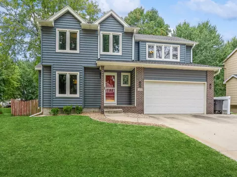 3408 Valley View Dr, West Des Moines, IA 50265
