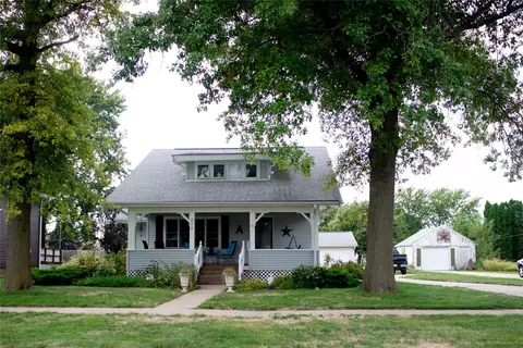 204 NE 2nd St, Greenfield, IA 50849