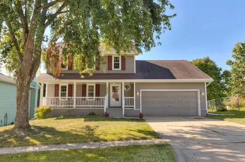 420 Highland Dr, Carlisle, IA 50047