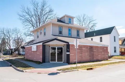310 N Howard St, Indianola, IA 50125