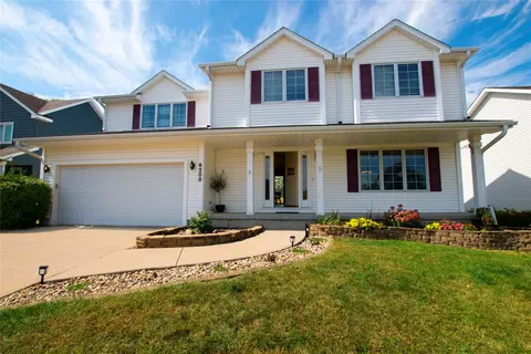 6208 NW 97th St, Johnston, IA 50131