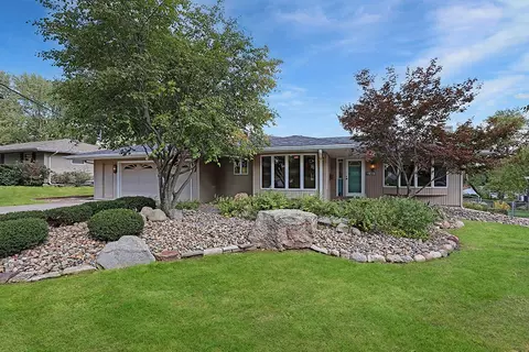 1601 19th Pl, West Des Moines, IA 50265