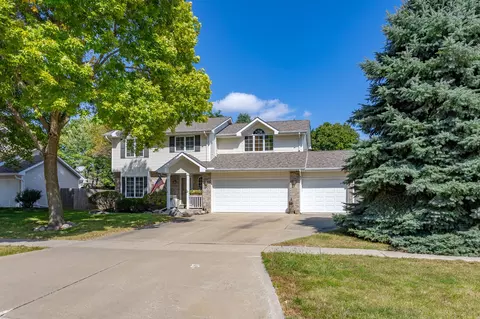 4763 Fieldstone Dr, West Des Moines, IA 50265