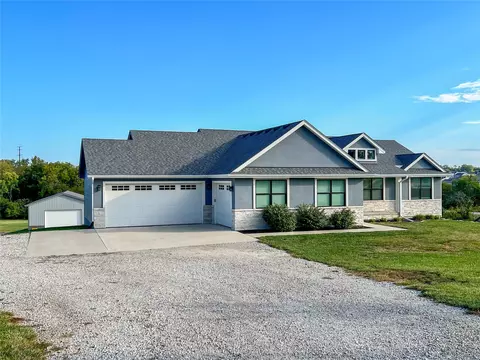 7933 Coolidge St, Norwalk, IA 50211