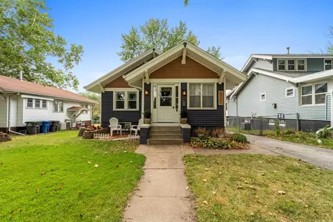 1533 Thompson Ave, Des Moines, IA 50316