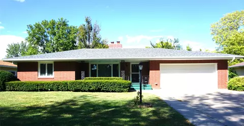 815 W Court Ave, Winterset, IA 50273