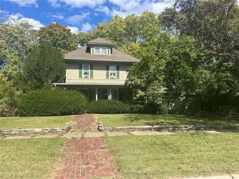 802 W Detroit Ave, Indianola, IA 50125