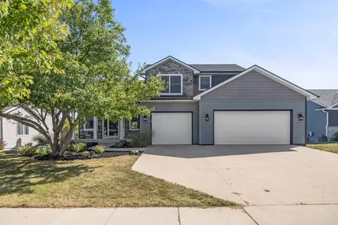 320 Hartford Dr, Ames, IA 50014