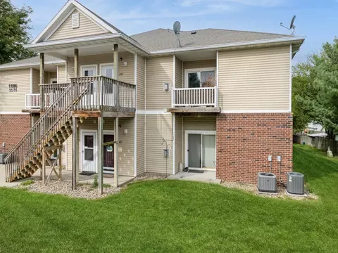 1106 N 6th St #44, Indianola, IA 50125