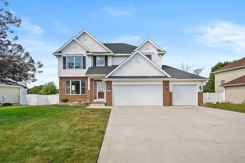1609 90th St, West Des Moines, IA 50266