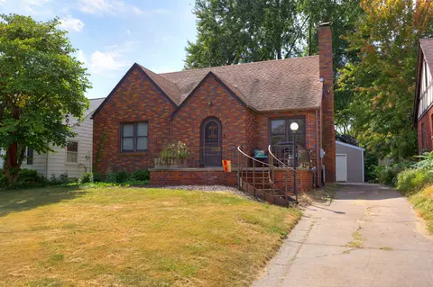 1728 Marella Trl, Des Moines, IA 50310