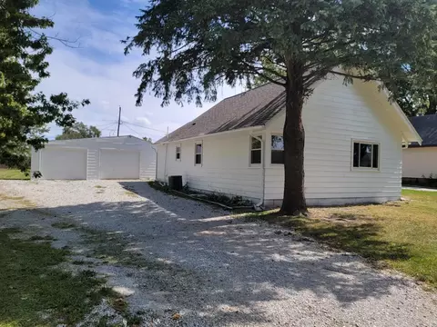 212 NW 2nd St, Melcher Dallas, IA 50062