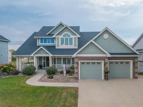2840 Lexington Dr, Norwalk, IA 50211