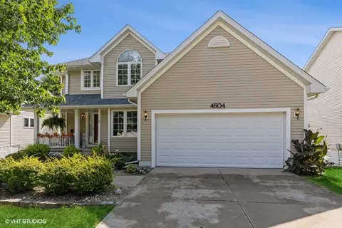 4604 Waterford Dr, West Des Moines, IA 50265