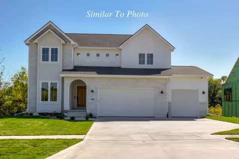 11212 Twilight Dr, West Des Moines, IA 50266