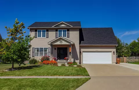 10411 Stonecrest Dr, Johnston, IA 50131