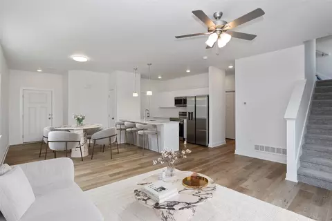 257 NW Waverly Dr, Waukee, IA 50263