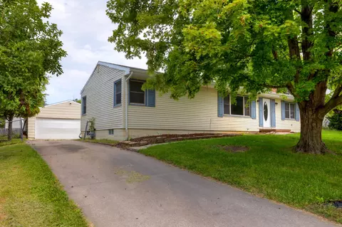 562 Greenfield Pkwy, Des Moines, IA 50320