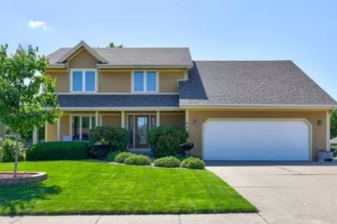 640 7th St, Waukee, IA 50263
