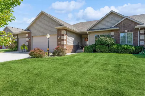 5551 NW 3rd Ct, Des Moines, IA 50313