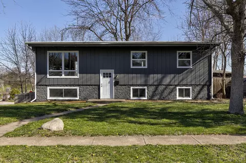 9111 Boston Ave, Urbandale, IA 50322
