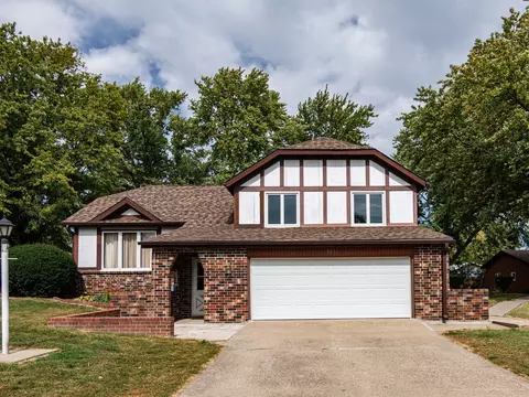223 SW 6th St, Stuart, IA 50250