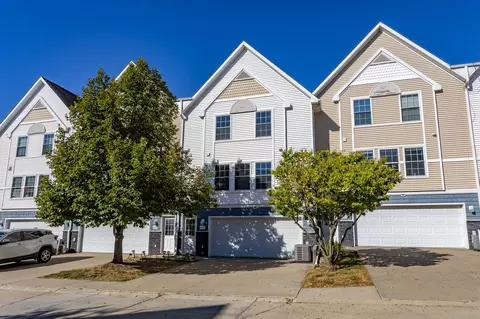 1255 SE Village View Ln, Ankeny, IA 50021