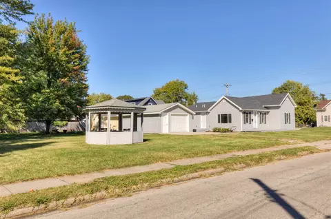 303 W 5th St S, Newton, IA 50208