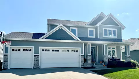 8007 NW 95th Cir, Johnston, IA 50131