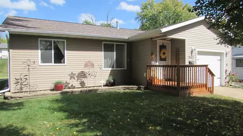 605 E Competine St, Knoxville, IA 50138