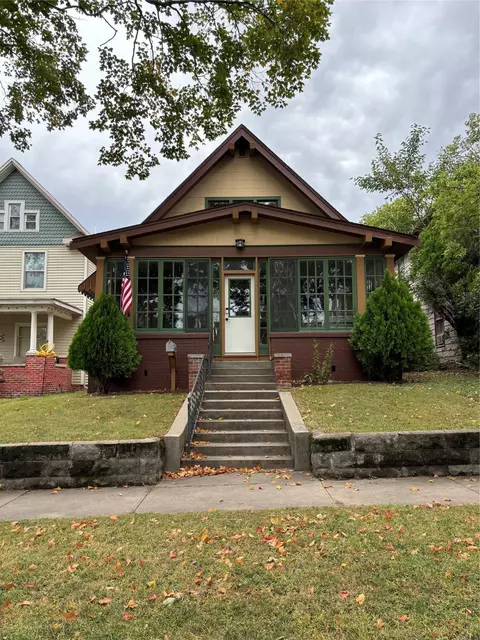 1706 Warford St, Perry, IA 50220
