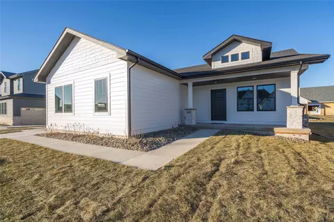 406 SW 17th St, Ankeny, IA 50023