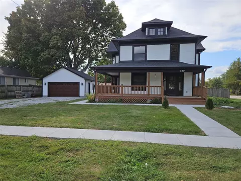 820 Barton St, Dexter, IA 50070