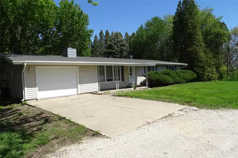32141 Meadow Rd, Adel, IA 50003