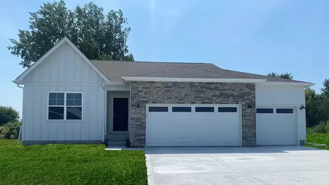 25079 Eagle Vista Dr, Adel, IA 50003