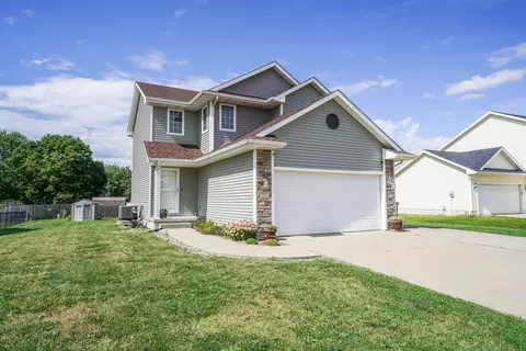220 SE Dorr Ct, Pleasant Hill, IA 50327