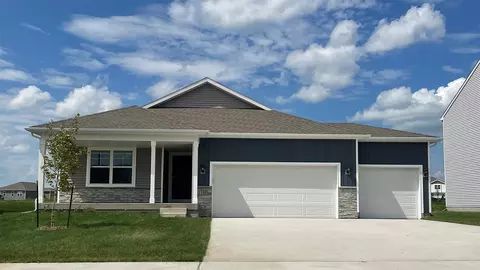 1005 Westridge St SW, Bondurant, IA 50035