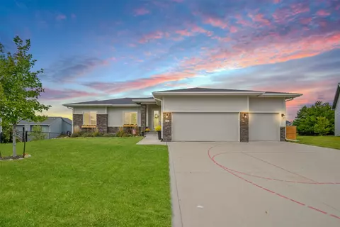 809 SW 9th Ct, Grimes, IA 50111