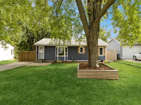 708 E 27th St S, Newton, IA 50208