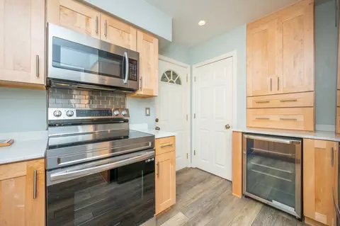 308 Hillside Ave, West Des Moines, IA 50265
