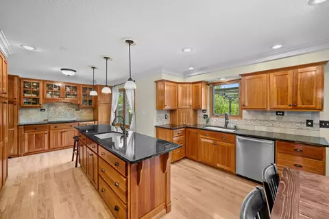 2261 NW 138th St, Clive, IA 50325