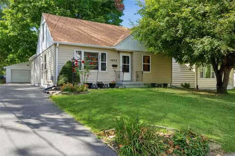 3828 Amherst St, Des Moines, IA 50313