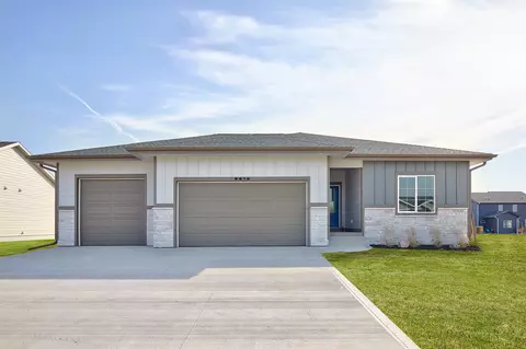 2819 NW Greenwood St, Ankeny, IA 50023
